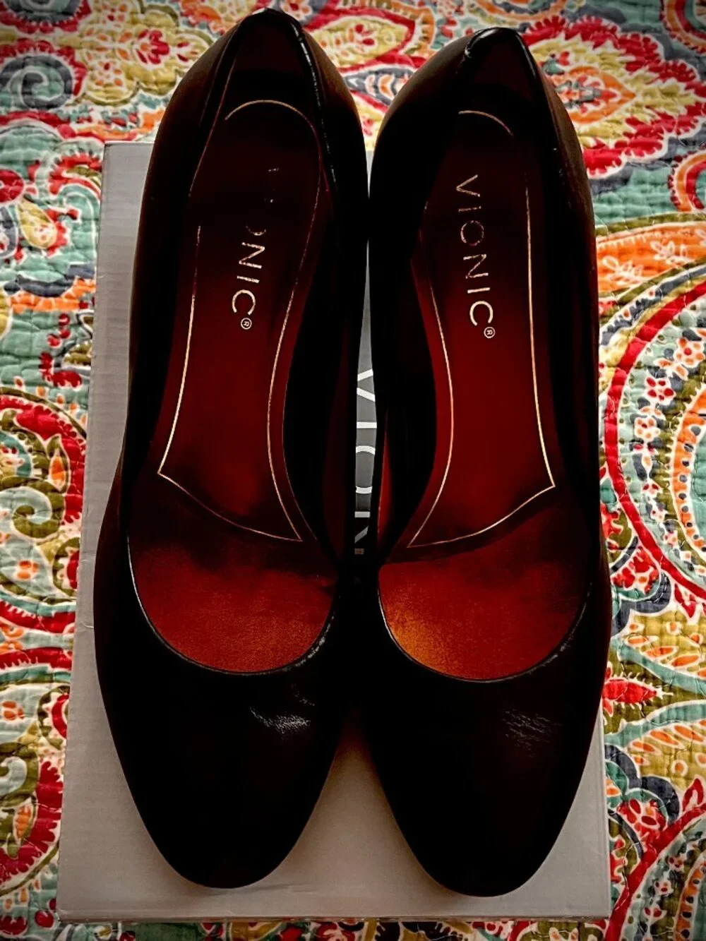 Vionic Mariana Black Leather Pumps – Size 8.5 | Classic Block Heel Comfort Shoes